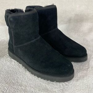 UGG Cory II Boots Womens Size 8.5 Black Suede Sheepskin Winter Shoes Short